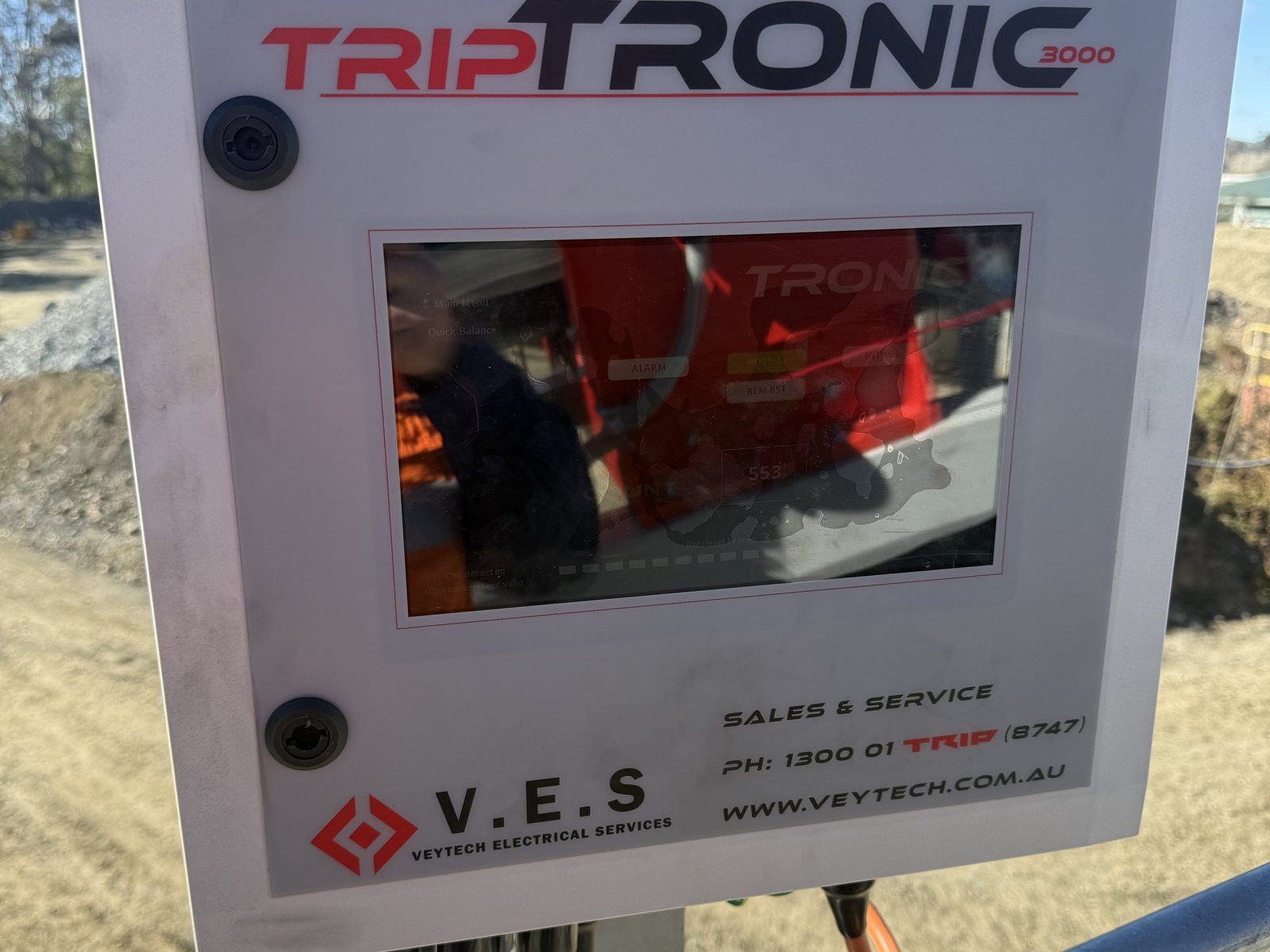 IP66 controller with the 10.1 inch touch screen, mounted on the walkway post